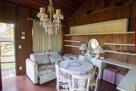 Casa para alugar com 800m², 4 quartos e 5 vagasEdícula 