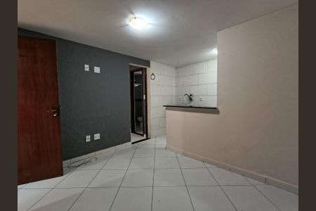 Sala de apartamento para alugar com 1 quarto, 35m² em Recreio dos Bandeirantes, Rio de Janeiro