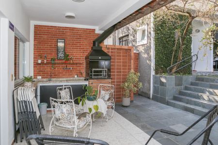 Casa à venda com 537m², 3 quartos e sem vaga Casa à venda com 537m², 3 quartos e sem vagaChurrasqueira