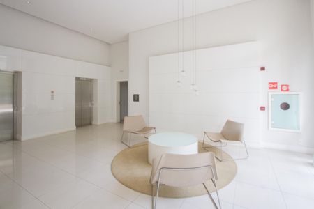 Apartamento para alugar com 32m², 1 quarto e 1 vaga Apartamento para alugar com 32m², 1 quarto e 1 vagaHall Social