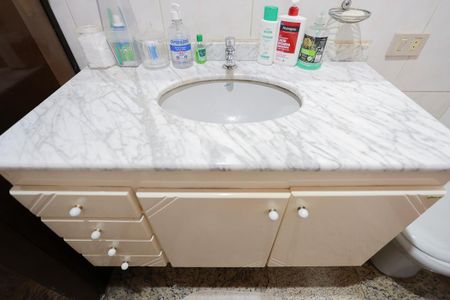 Casa à venda com 140m², 2 quartos e 2 vagasBanheiro Social