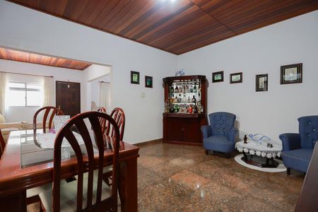 Casa à venda com 140m², 2 quartos e 2 vagasSala de jantar