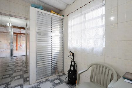 Casa à venda com 140m², 2 quartos e 2 vagasQuarto de serviço