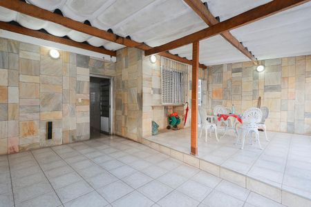 Casa à venda com 140m², 2 quartos e 2 vagasGaragem