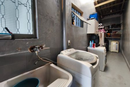 Casa à venda com 100m², 2 quartos e 2 vagas Casa à venda com 100m², 2 quartos e 2 vagasÁrea de Serviço