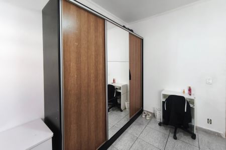 Casa à venda com 100m², 2 quartos e 2 vagas Casa à venda com 100m², 2 quartos e 2 vagasSuíte