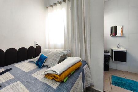 Casa à venda com 100m², 2 quartos e 2 vagas Casa à venda com 100m², 2 quartos e 2 vagasSuíte