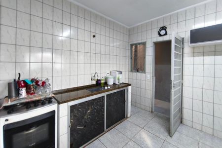 Casa à venda com 100m², 2 quartos e 2 vagas Casa à venda com 100m², 2 quartos e 2 vagasCozinha