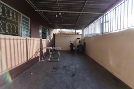Casa à venda com 100m², 2 quartos e 2 vagas Casa à venda com 100m², 2 quartos e 2 vagasGaragem