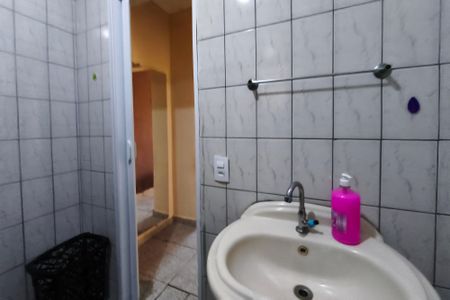 Casa à venda com 100m², 2 quartos e 2 vagas Casa à venda com 100m², 2 quartos e 2 vagasBanheiro Social