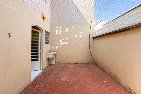 Casa à venda com 135m², 2 quartos e 2 vagas Casa à venda com 135m², 2 quartos e 2 vagasQuintal