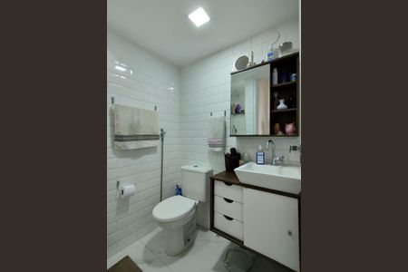 Apartamento à venda com 56m², 2 quartos e 1 vagaBanheiro Social