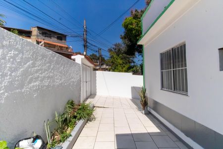 Casa à venda com 100m², 3 quartos e 3 vagas Casa à venda com 100m², 3 quartos e 3 vagasÁrea Externa