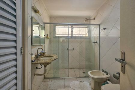 Apartamento para alugar com 169m², 3 quartos e 1 vaga Apartamento para alugar com 169m², 3 quartos e 1 vagabanheiro da Suíte 1