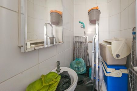 Apartamento para alugar com 169m², 3 quartos e 1 vaga Apartamento para alugar com 169m², 3 quartos e 1 vagaBanheiro de Serviço