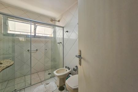 Apartamento para alugar com 169m², 3 quartos e 1 vaga Apartamento para alugar com 169m², 3 quartos e 1 vagabanheiro da Suíte 1