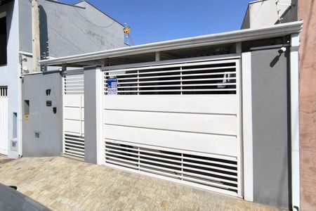 Casa à venda com 112m², 3 quartos e 2 vagas Casa à venda com 112m², 3 quartos e 2 vagasFachada