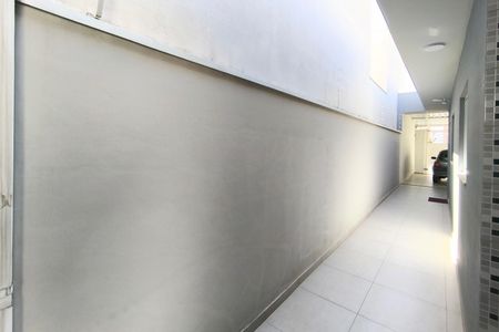 Casa à venda com 112m², 3 quartos e 2 vagas Casa à venda com 112m², 3 quartos e 2 vagasCorredor