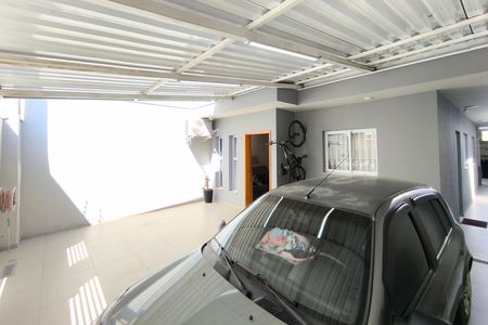 Casa à venda com 112m², 3 quartos e 2 vagas Casa à venda com 112m², 3 quartos e 2 vagasGaragem