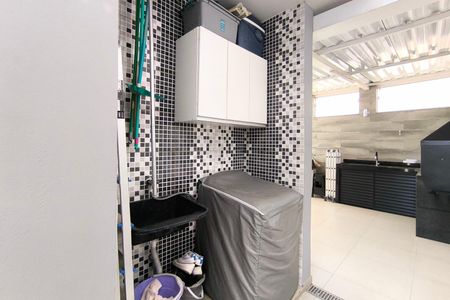 Casa à venda com 112m², 3 quartos e 2 vagas Casa à venda com 112m², 3 quartos e 2 vagasÁrea de Serviço