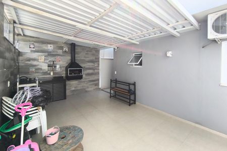 Casa à venda com 112m², 3 quartos e 2 vagas Casa à venda com 112m², 3 quartos e 2 vagasÁrea Gourmet