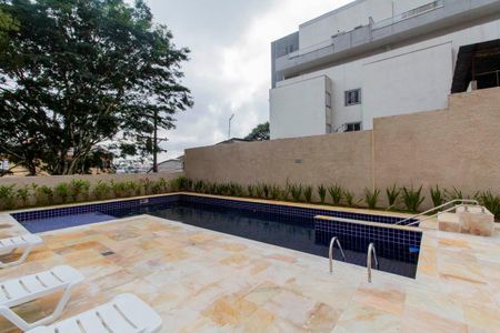 Apartamento à venda com 34m², 2 quartos e sem vagaÁrea Comum - Piscina