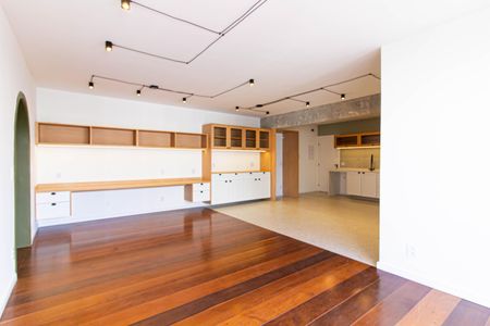 Apartamento para alugar com 120m², 3 quartos e 1 vaga Apartamento para alugar com 120m², 3 quartos e 1 vagaSala