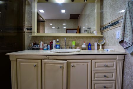 Casa de condomínio à venda com 1000m², 4 quartos e 2 vagasBanheiro Social 1