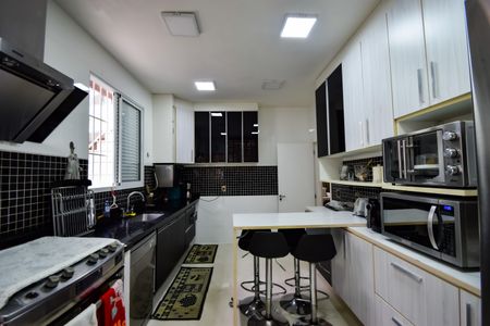 Casa de condomínio à venda com 1000m², 4 quartos e 2 vagasCozinha