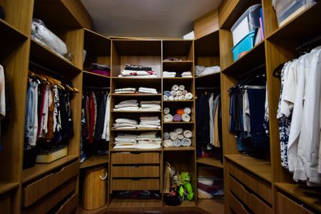 Casa de condomínio à venda com 1000m², 4 quartos e 2 vagasCloset do Quarto 2