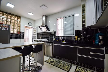 Casa de condomínio à venda com 1000m², 4 quartos e 2 vagasCozinha