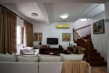 Casa de condomínio à venda com 1000m², 4 quartos e 2 vagasSala