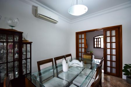 Casa de condomínio à venda com 1000m², 4 quartos e 2 vagasSala de Jantar