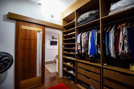 Casa de condomínio à venda com 1000m², 4 quartos e 2 vagasCloset do Quarto 2