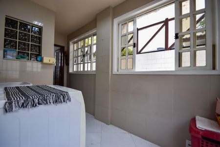Casa de condomínio à venda com 1000m², 4 quartos e 2 vagasÁrea de Serviço