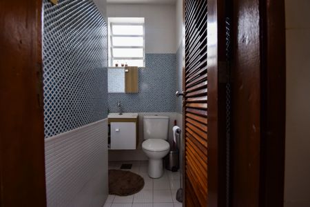 Casa de condomínio à venda com 1000m², 4 quartos e 2 vagasBanheiro de Serviço