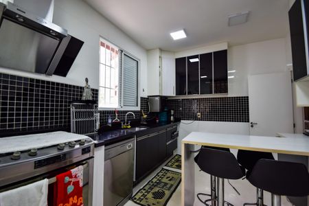 Casa de condomínio à venda com 1000m², 4 quartos e 2 vagasCozinha