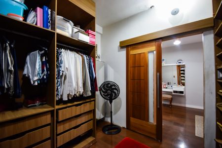 Casa de condomínio à venda com 1000m², 4 quartos e 2 vagasCloset do Quarto 2