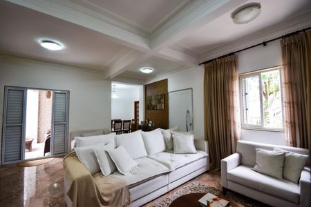 Casa de condomínio à venda com 1000m², 4 quartos e 2 vagasSala