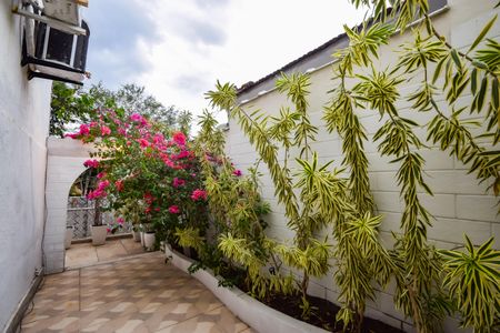 Casa de condomínio à venda com 1000m², 4 quartos e 2 vagasCorredor