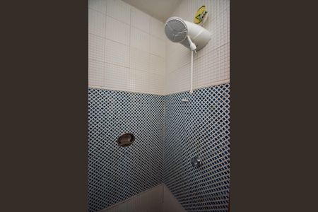 Casa de condomínio à venda com 1000m², 4 quartos e 2 vagasBanheiro de Serviço