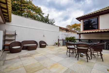 Casa de condomínio à venda com 1000m², 4 quartos e 2 vagasÁrea gourmet