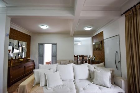 Casa de condomínio à venda com 1000m², 4 quartos e 2 vagasSala