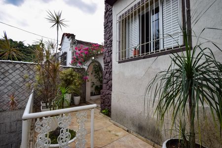 Casa de condomínio à venda com 1000m², 4 quartos e 2 vagasFachada