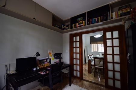 Casa de condomínio à venda com 1000m², 4 quartos e 2 vagasQuarto 1