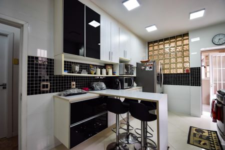 Casa de condomínio à venda com 1000m², 4 quartos e 2 vagasCozinha