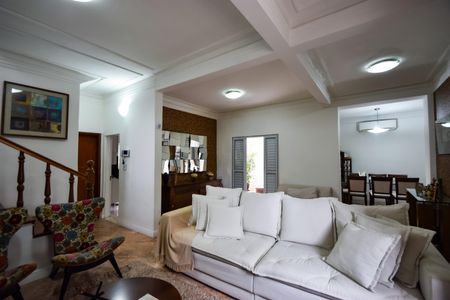 Casa de condomínio à venda com 1000m², 4 quartos e 2 vagasSala