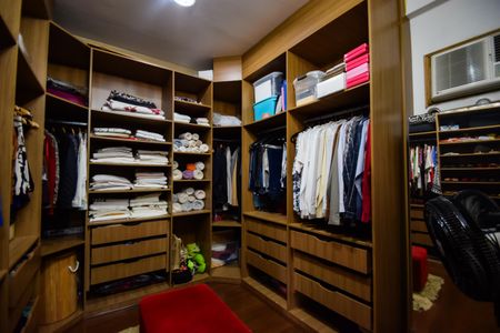 Casa de condomínio à venda com 1000m², 4 quartos e 2 vagasCloset do Quarto 2