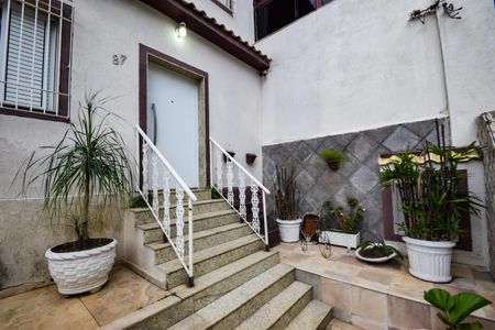 Casa de condomínio à venda com 1000m², 4 quartos e 2 vagasFachada