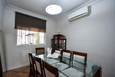 Casa de condomínio à venda com 1000m², 4 quartos e 2 vagasSala de Jantar